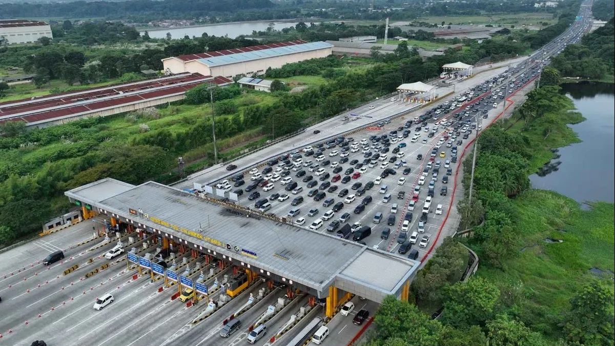 حركة المرور العائدة إلى العيد، عادت 1.9 مليون مركبة إلى جابوديتاكيب عبر جاسا مارغا.