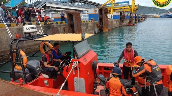 Jumping From Ship To Ship Falling Into Drowning Sea, Teenager Found SAR Killed At Merak Harbor