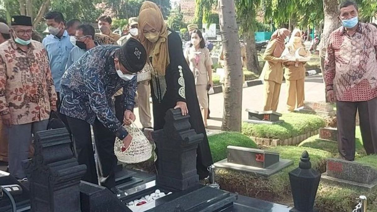 Resmikan Pemugaran Makam Sultan Muhammad Alaidin Daud Syah, Anies Baswedan Terima Meukeutop Aceh dan Siwah