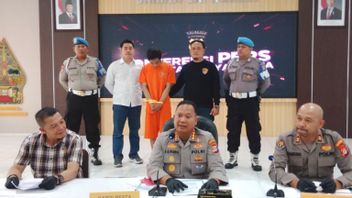 警方在Losmen Umbulharjo Room逮捕了女子谋杀案的肇事者