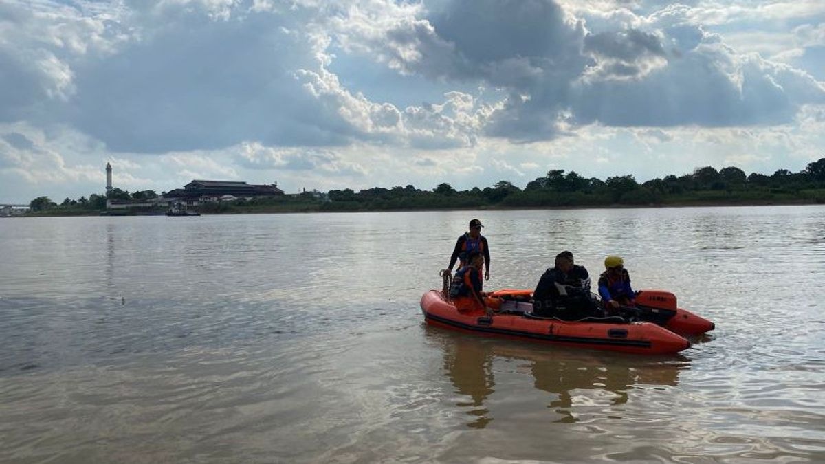 3 テンブク川で泳いでいる間に溺死した子供たち ジャンビ
