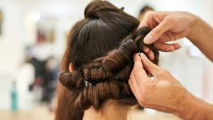 Urutan Cara Pakai Produk Hair Care yang Benar