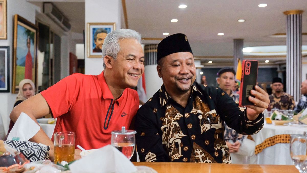 Ganjar Pranowo Receives The Aspirations Of Meatball Traders From Central Java Via Video Calls With Bekasi Mayor