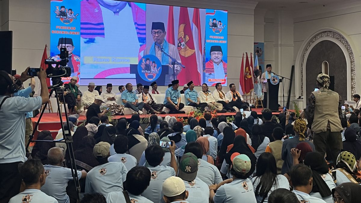 Attending The Declaration Of Warrior Volunteers, Pramono Promises Teachers To Pay UMP