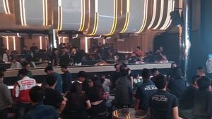 Razia Tempat Hiburan Malam di Bandung, 3 Orang Positif Narkoba Hingga 900 Botol Miras Disita