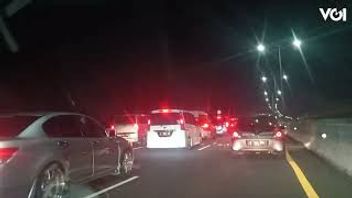 VIDEO: Macet di Jalan Layang Tol MBZ, Jakarta - Cikampek Ditempuh 3 Jam Perjalanan