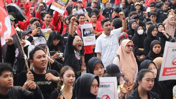 Butet Kertaredjasa出席,数千名东爪哇学生获得Mimbar学位,免于王朝的政治拒绝