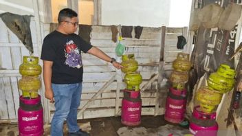 Ketahuan Oplos Gas 3 Kilo ke Tabung 12 Kilo, 4 Warga Sumenep Diciduk Polisi