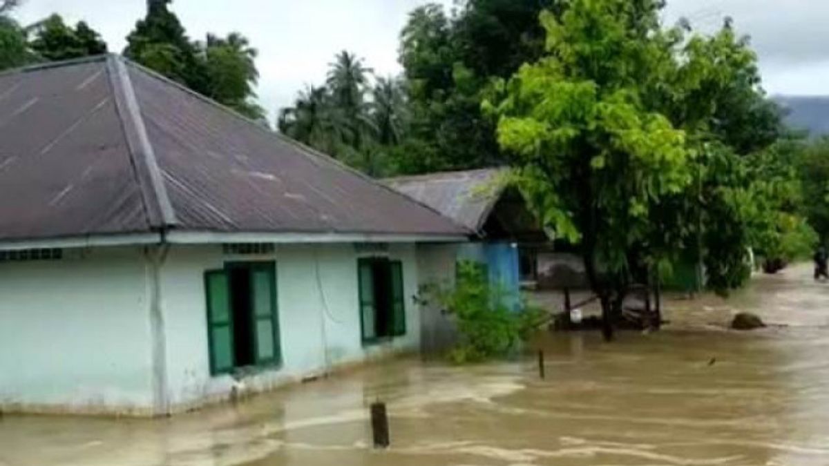 中央スラウェシからの悲しいニュース、トミニパリジムートンの住民の家の数十は洪水で水没