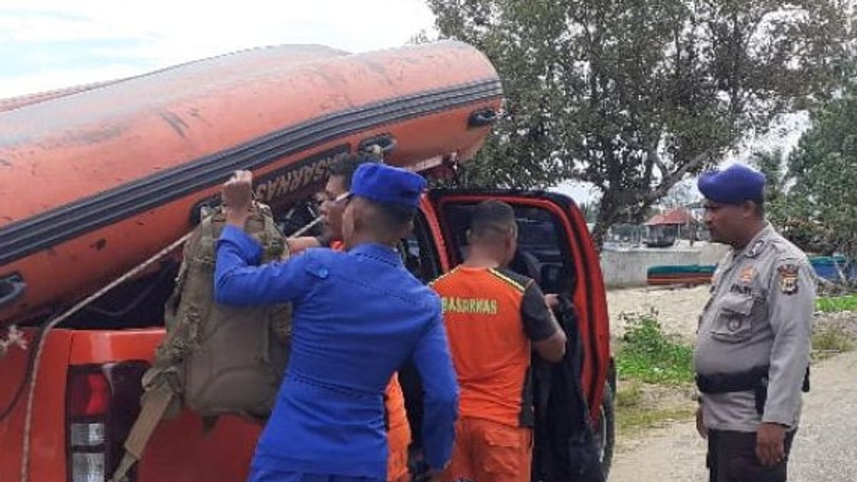 Tim SAR Terus Cari Said Latu yang Hilang karena Kapal Terbalik Dihantam Ombak di Perairan Gunak