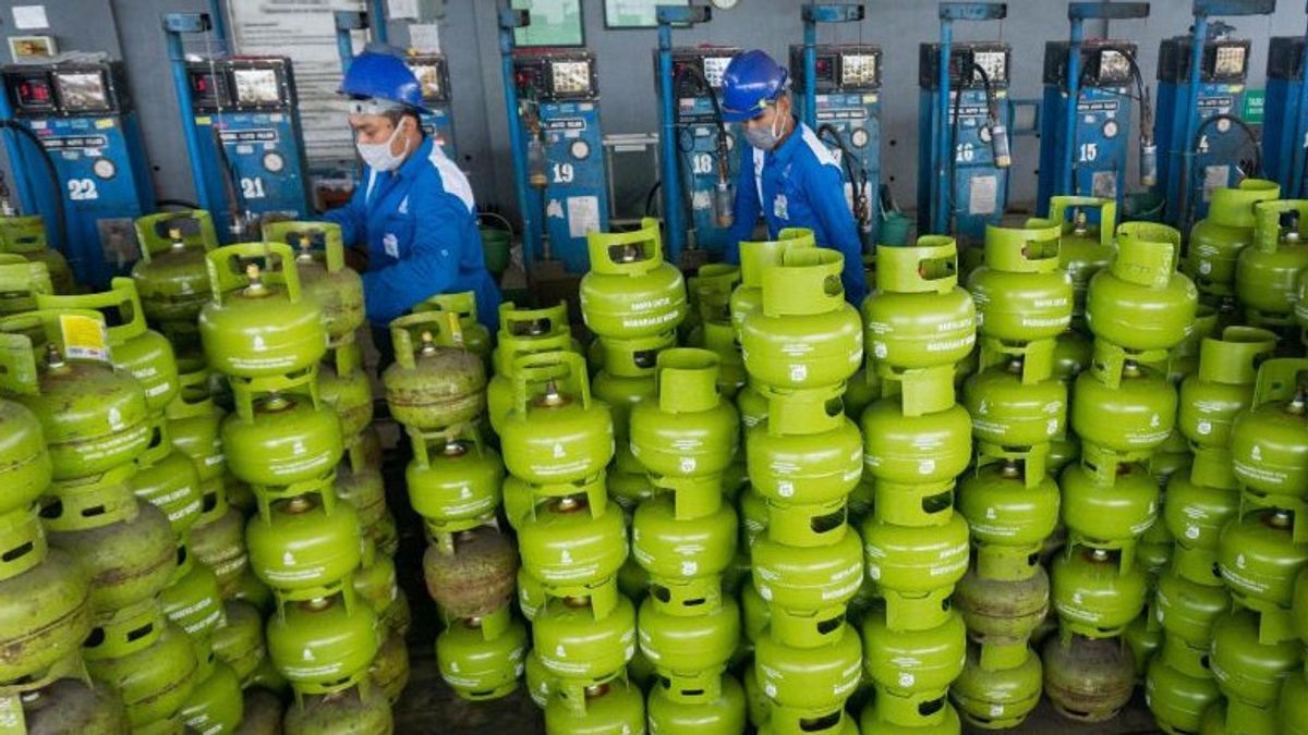 Pertamina's Managing Director Patra Niaga Sidak To LPG Base Ensure Safe Stock