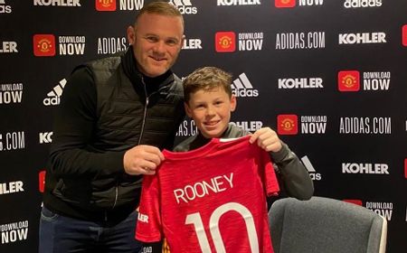 Putra Wayne Rooney, Kai Dikontrak Manchester United