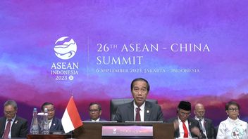 ジョコウィ大統領は、ASEANと中国の協力と信頼が地域の平和の安定のための前向きな力になると述べた。