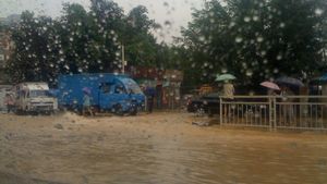 Banjir China: Puluhan Warga Tewas, Sebagian Terjebak di Jalur Kereta Bawah Tanah