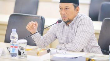 DPD RI Sentil PT KAI,从债务负担开始到火车上的Mushola Sempit