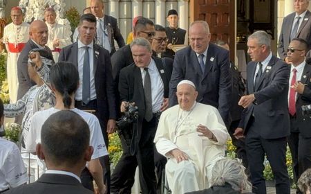 Pesan Paus Fransiskus di Katedral: Jangan Lupa, Setan Selalu Ada dalam Saku Kita