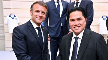 بالطائرة إلى باريس، يلتقي إريك ثوهير برئيس فرنسا ورئيس الفيفا