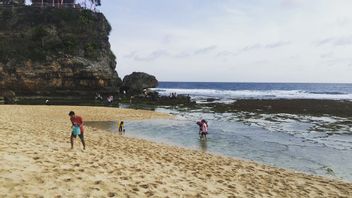 Pantai Benteng Portugis Jepara Surut Jadi Sorotan, Ini Kata BMKG