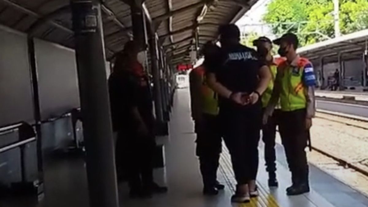 Smoking In Prohibited Areas, KRL Pengungga Ribut With KRL Sudirman Station Security Officers