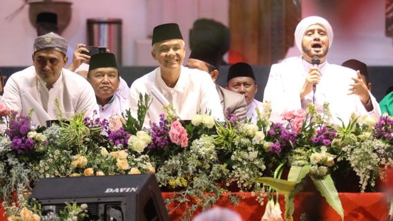 Ganjar Pranowo Participates In Echoing Salawat, Habib Syech: Later Not Only Central Java, But Indonesia Prays