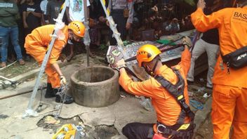 Amos' Grandfather Dies After Falling In A Narrow Well In Sorong Papua