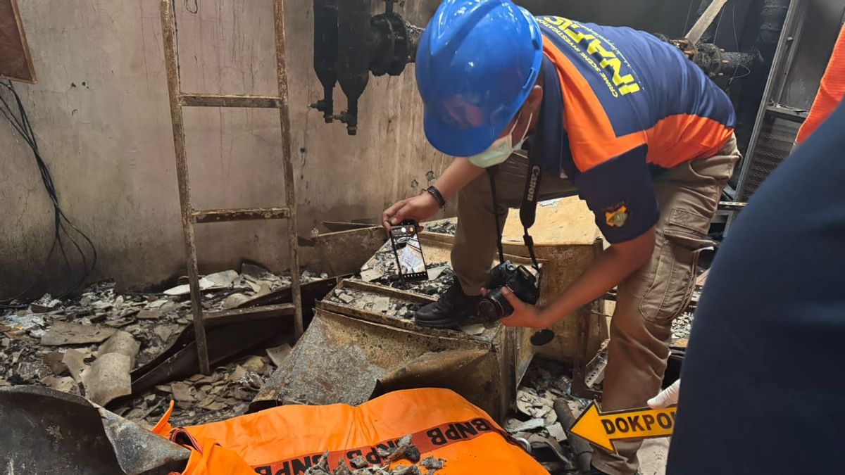 Polisi Masih Tunggu Hasil Labfor untuk Olah TKP Kebakaran Glodok Plaza