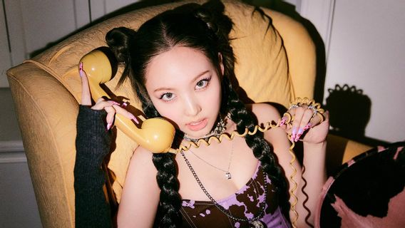 TWICE's Nayeon Becomes The First K-pop Soloist To Enter The Billboard Hot 200