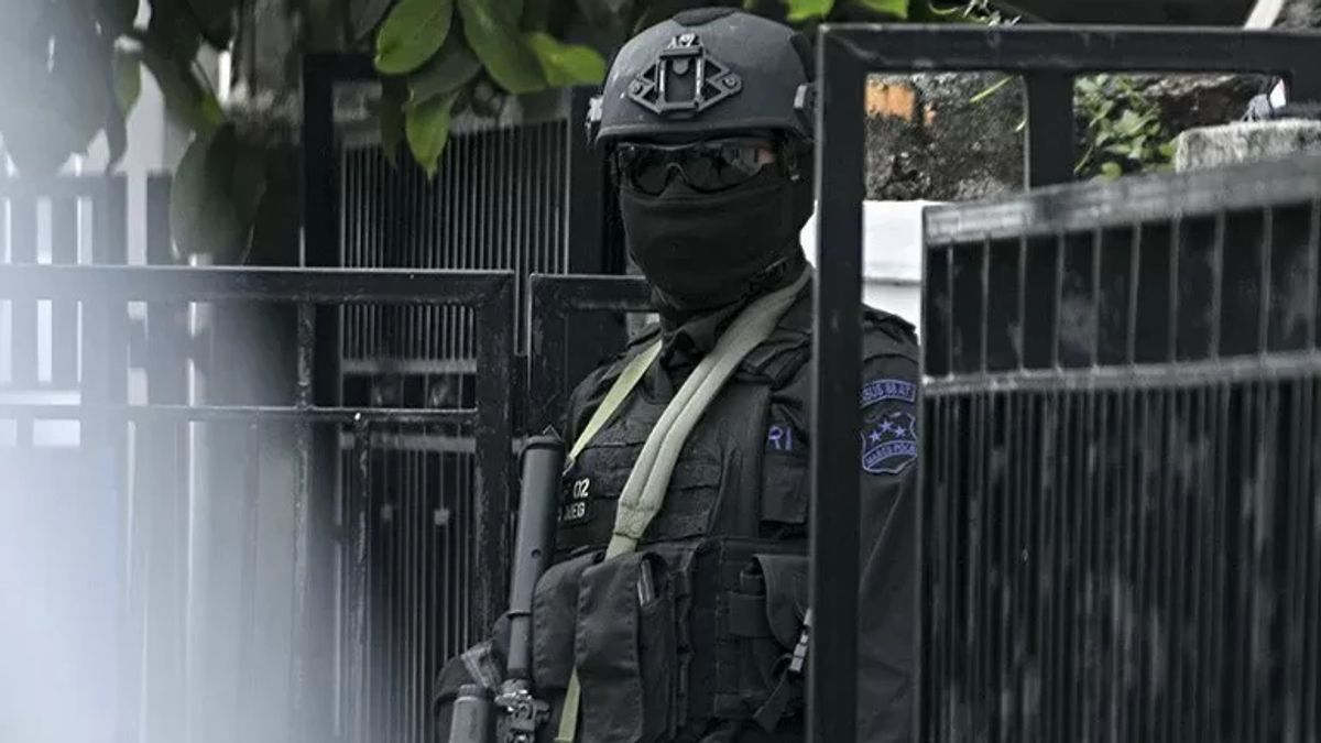 Densus 88 Décharge Le Rôle De 4 Terroristes Présumés Du Sud De Sumatra, Cache Des Fugitifs à Galang Dana
