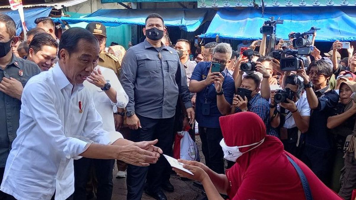 Jokowi's First Review Of Natar Market When Stepping On His Feet In Lampung