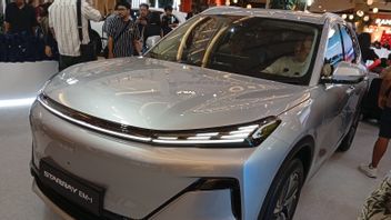 Geely Starray EM-i production locale a été officiellement vendue sous 500 millions de roupies, offre une consommation de carburant de 83 km / litre