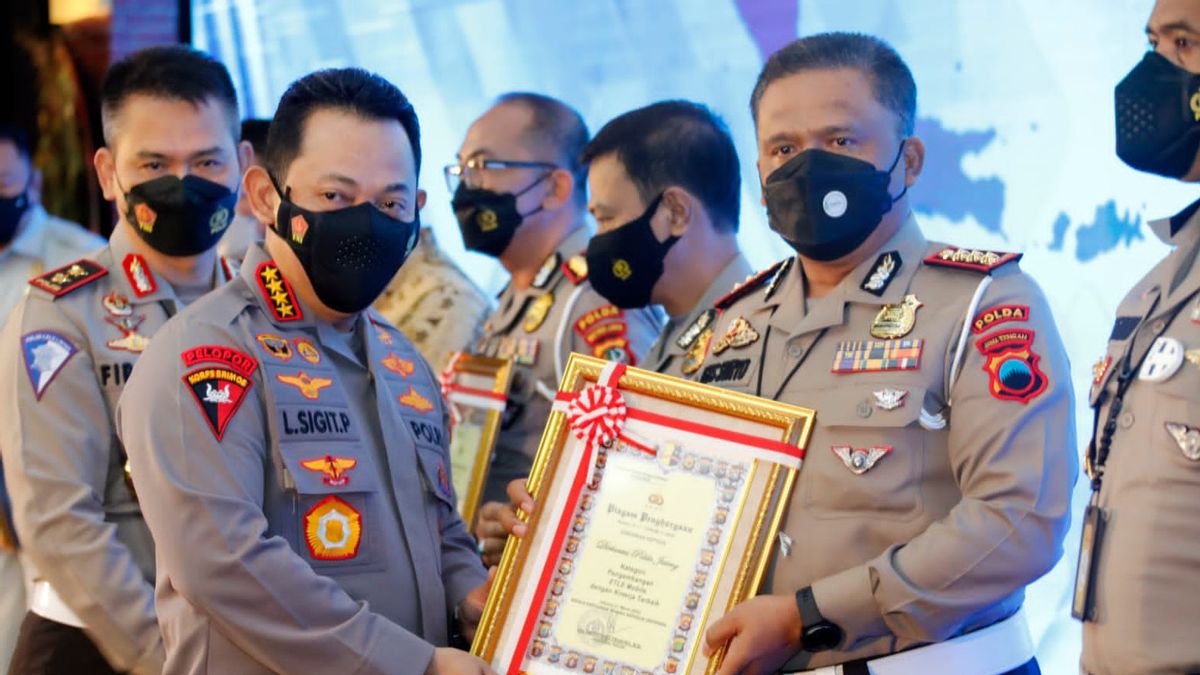 Winning Two Awards, National Police Chief General Listyo Sigit Appreciates The Implementation Of Central Java Police Traffic Management