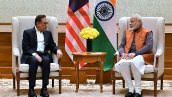 インド首相、マレーシアでアンワル・イブラヒム首相と会談