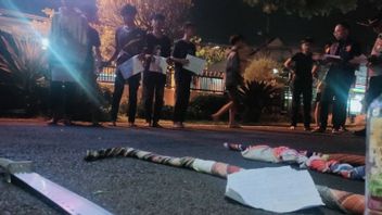 Le câble de la voiture à dos d’un câble d’un câble d’un câble d’une voiture a été enveloppé, 10 jeunes du collège de Cianjur prêts à se préparer à la guerre des sarongs arrêtés