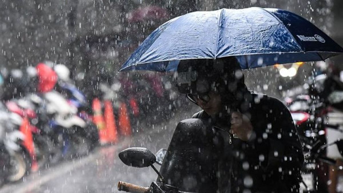 注意!インドネシアの多くの地域で大雨と雷が予測されています