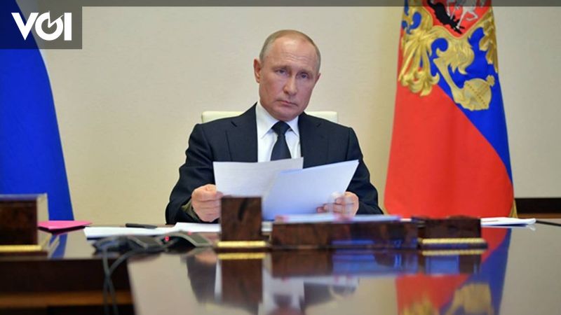 Vladimir Putin Seret Twitter Facebook dan  TikTok ke  Meja  