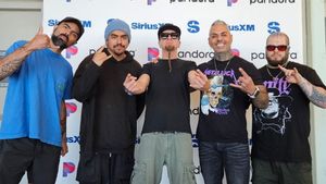 Bassist System of A Down Umumkan Album Debut untuk Side Project, Seven Hours After Violet