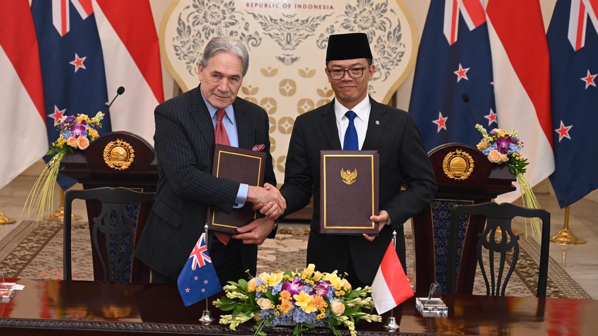 インドネシアの杉野外務大臣は、ニュージーランドのウィンストン・ピーターズ外務大臣と経済教育協力について議論した。