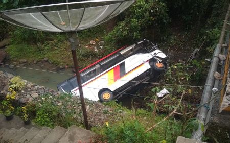 Sopir Diduga Mengantuk, Bus Rombongan Pejabat Agam Sumbar Masuk Jurang di Madina, 2 Orang Tewas