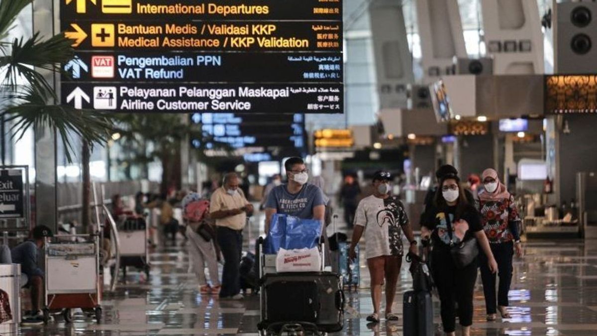流行病学家警告政府限制海外航班