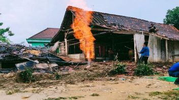  انفجار غاز حريق بئر محفور في سامبانج ، BPBD: إصابة 1 من السكان ، وحرق منزل واحد