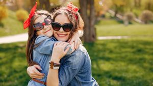 Kece Parah! Ini Dia Gaya Rambut untuk Ibu Muda yang Stylish dan Praktis