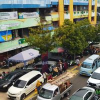 Angkot Berhenti Sembarangan dan Banyak Parkir Liar, Macet di Pasar Tanah Abang Seperti ‘Tidak Ada Obatnya’