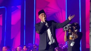 Ahmad Dhani和Ron King Big Band在2022年爪哇爵士音乐节的第二天联手