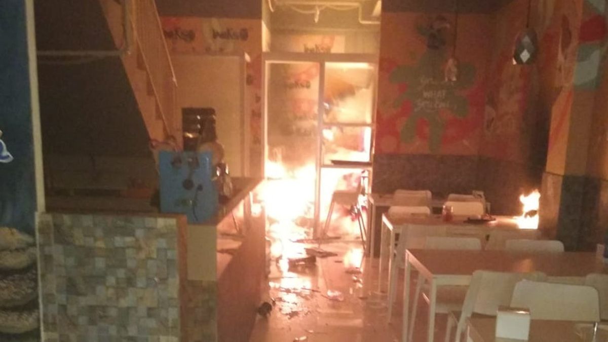 Kedai Bakso di Rukan Miami Cengkareng Terbakar, 3 Orang Alami Luka Bakar