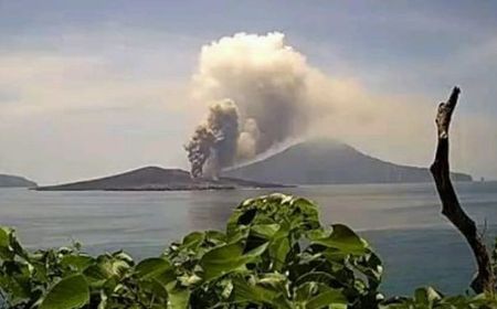 BMKG Minta Warga Siap Setelah Gunung Anak Krakatau Berstatus Level 3