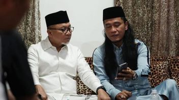 Gus Miftah Call Zulhas 'Papih' When His Islamic Boarding School In Sleman Visited