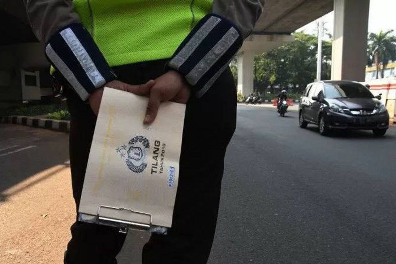 第一天,雅加达57辆Kena Tilang排放测试车辆