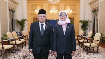  1時間の会議、副大統領は、シンガポール大統領が東南アジアを世界の経済センターにするためにインドネシアを支援すると述べました
