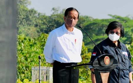 Desakan Cabut Gelar Profesor Siti Nurbaya Adalah Permintaan Konyol Ketika RI Dipuji Dunia Soal Tata Kelola Hutan