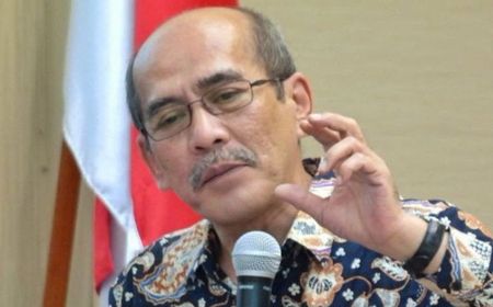 Faisal Basri: Pemerintah Salah hanya Bergantung kepada Vaksin COVID-19